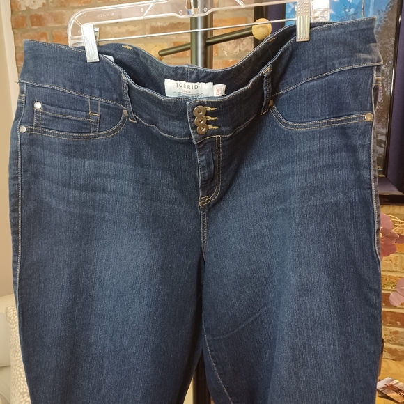Torrid Legging Jeans Dark Wash Size 26XT - Picture 2 of 5